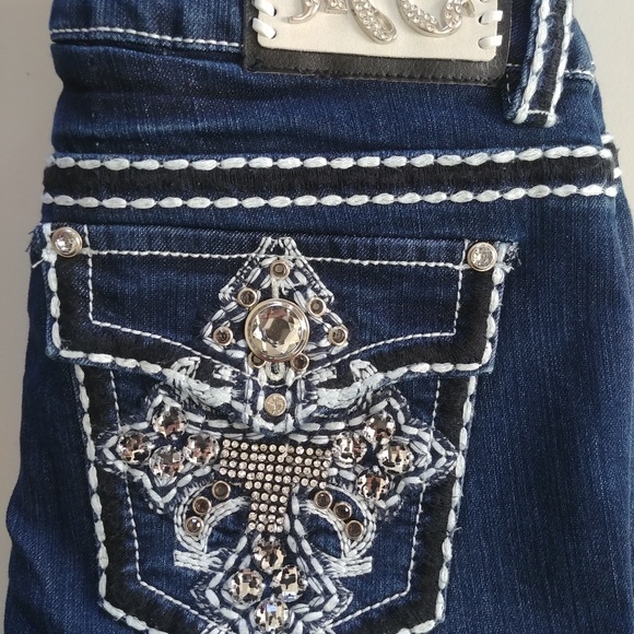 Miss Chic Heavily Embroidered/stitched and Rhinestoned Size 11 - Picture 1 of 7